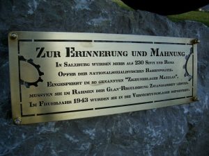 Mahnmal am Schwarzgrabenweg - Neue Inschrifttafel