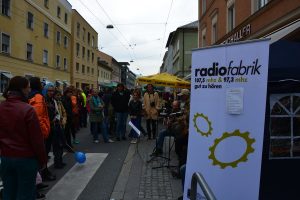 Radiofabrik live aus dem Außenstudio am fairkehrten Fest 2014