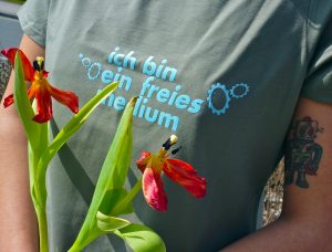 (Medienförderung: Lasst die Blumen wieder blühen!, RF 2012)