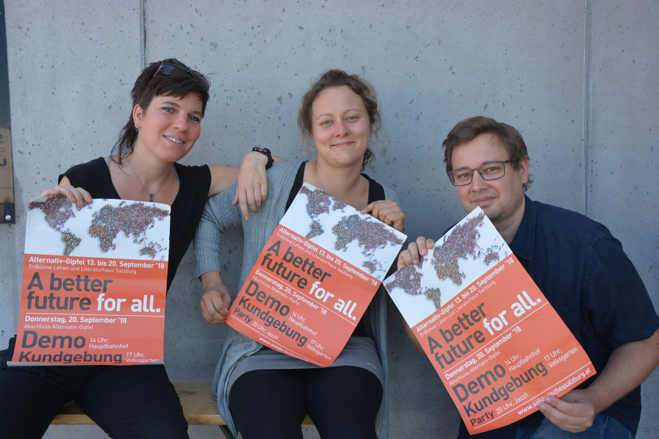 Veronika Weis, Alina Kugler und Dominik Gruber vom Orgateam Alternativ Gipfel/Netzwerk Solidarisches Salzburg