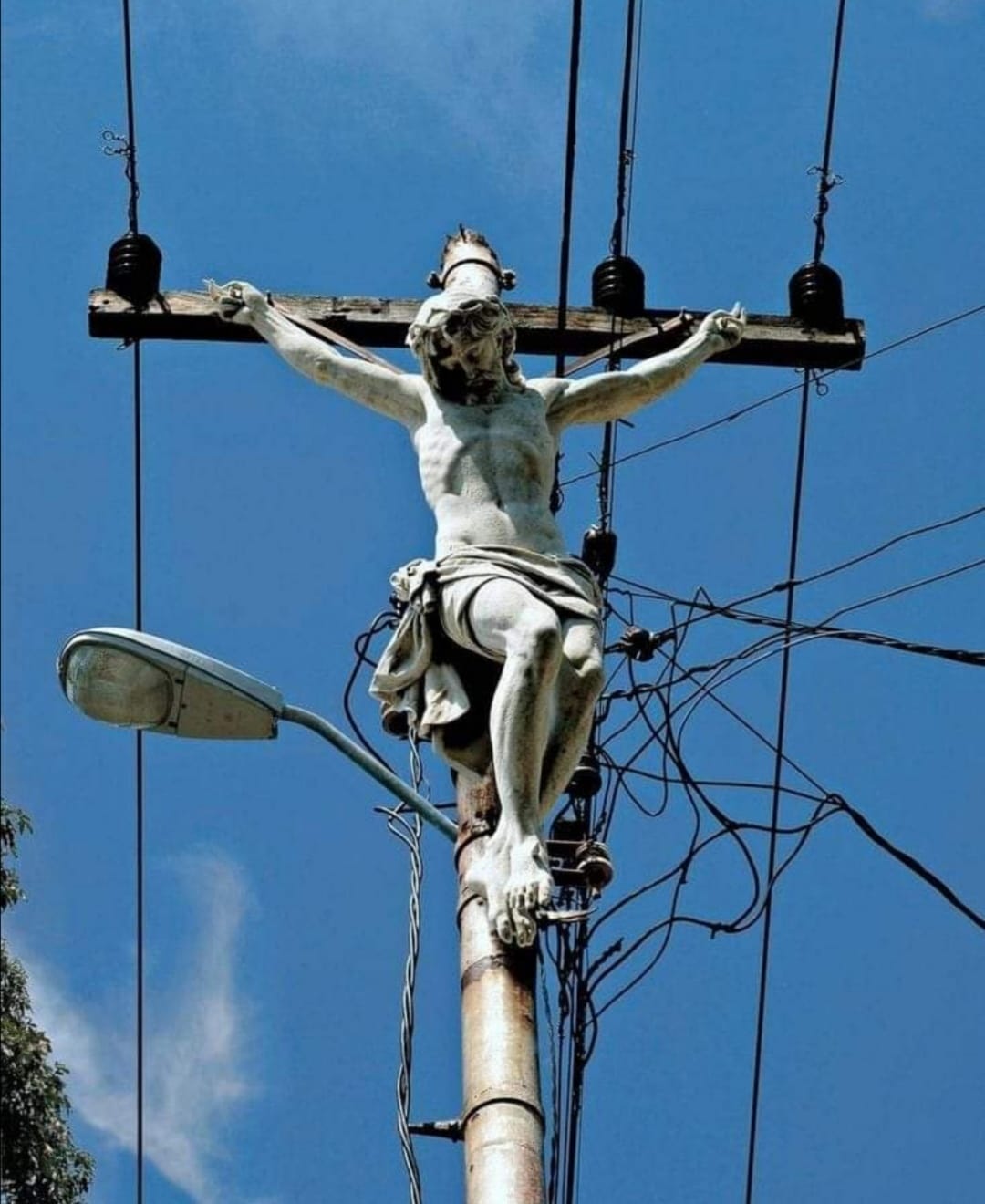 Osterhasen Jesus Und Die Kunst Von Erik Ravelo Suarez