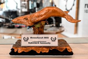 Radioschorsch 2022 an die pandemieresistente Radiofabrik-Community verliehen