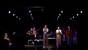 A Tribute to The Beatles 1 10 Blackb 3536.00 00 08 21.Standbild002