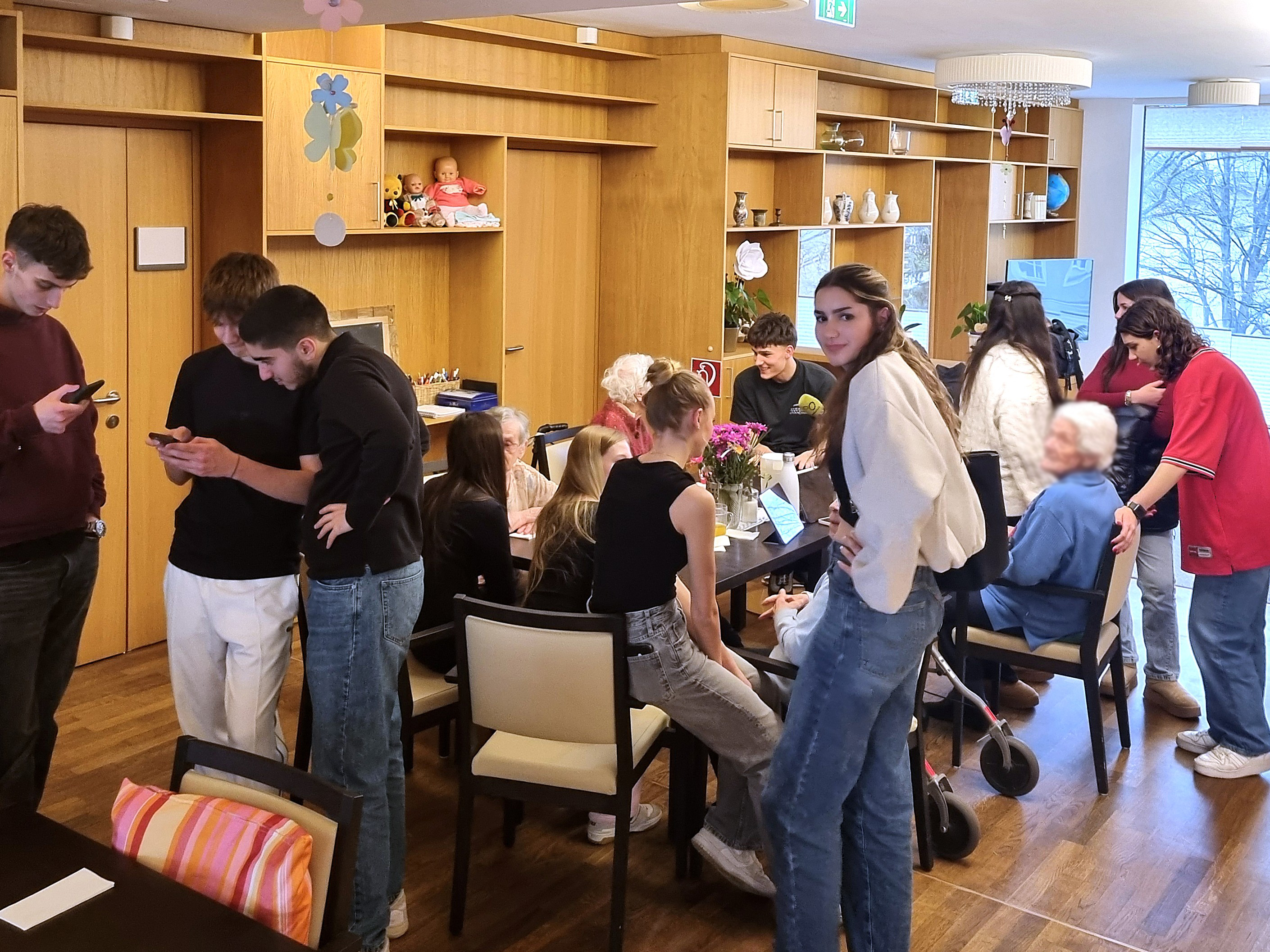 Stimmen verbinden – Ein Generationenpodcast